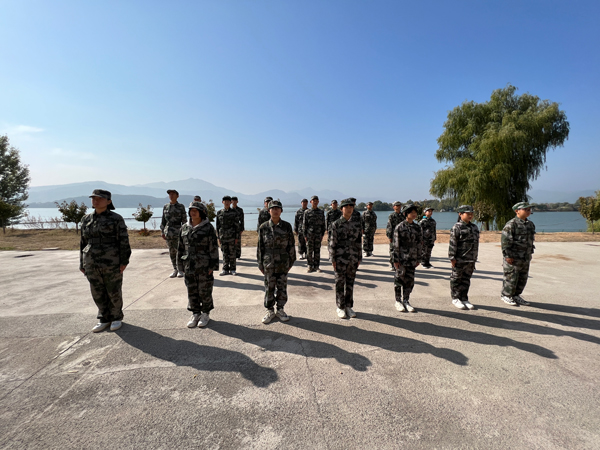 孩子厌学的原因是非常复杂的背后隐藏着很多很多的秘密